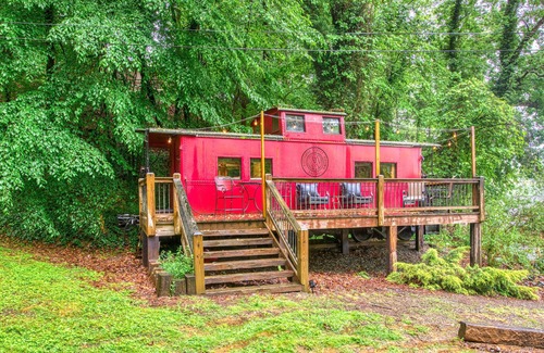 Bryson City Cottage | Cottage and studio with WiFi, central AC, a firepit, grill - close to everything