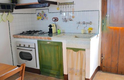 Radicofani Apartment | Cottage Assolata overlooking the Orcia valley in Tuscany