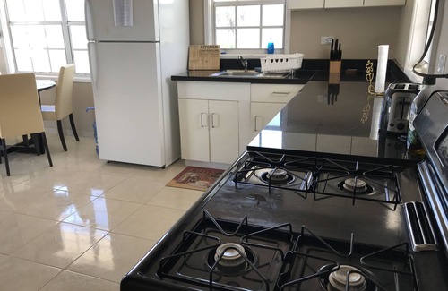Clarence Town Cottage | Cottage At Dean's Blue Hole - Walking Distance To The Blue Hole!