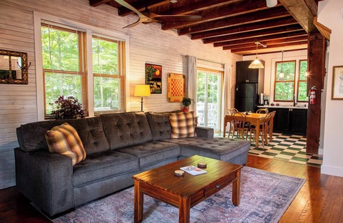 Douglas Apartment | Cottage at Forest Inn - Delightful 2-bedroom cottage in delightful Douglas