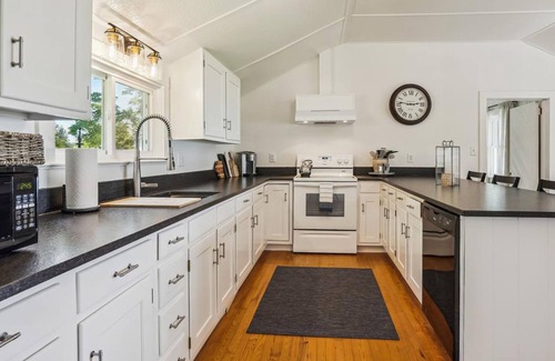 Royal Oak Cottage | Cottage at Goose Neck Point