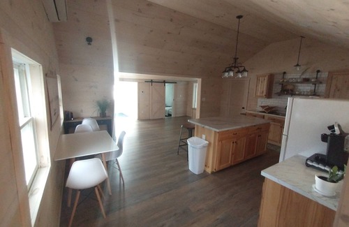 Bradford Cottage | Cottage at Weller Island
