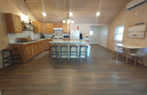 Bradford Cottage | Cottage at Weller Island