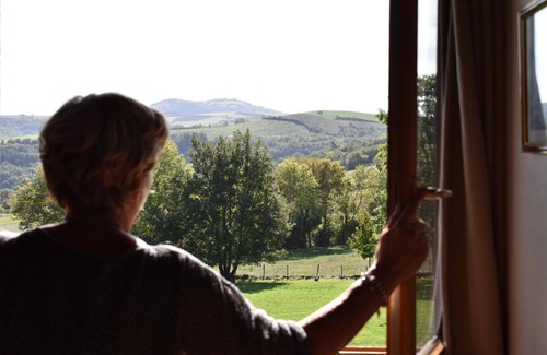 Bonnac Cottage | Cottage 'Au Bon Accueil' with Mountain View, Private Pool and Wi-Fi