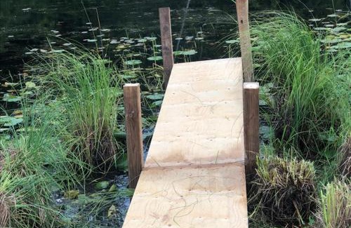 Elizabethtown-Kitley House | Cottage backing water