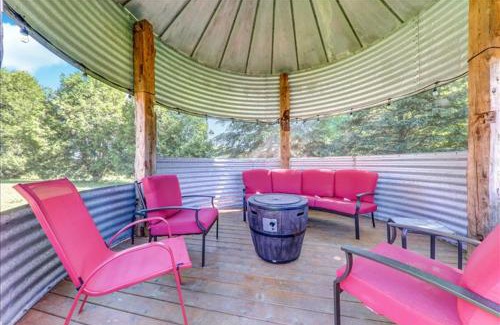Elizabethtown-Kitley House | Cottage backing water