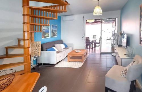Boucan Canot House | COTTAGE BLUE classé 3 étoiles - 4 à 6 personnes - 2 chambres - accès direct à la plage et à l'esplanade de Boucan Canot avec ses bars et restaurants