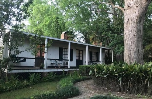 Vicksburg House | Cottage Blue at Flowerree