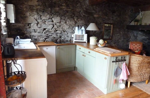 Canaveilles House | Cottage built into rock face, with spectacular mountain views of the Pyrenees