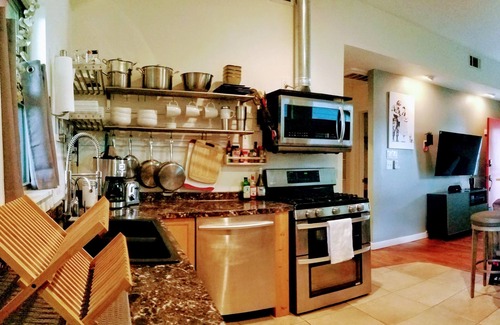 Holly House | Cottage by Lady Bird Lake and Trail
