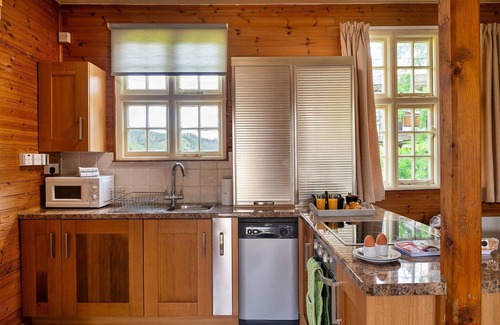 Penmaenpool Cottage | Cottage by Mawddach Trail with Stunning Views