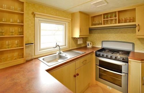 Malechowo House | Cottage by Ostrowieckie Lake with Private Beach
