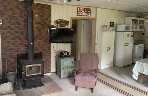 Utterson Cottage | Cottage by the beach, great family destination