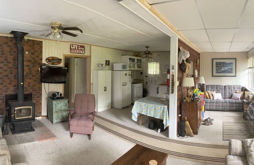 Utterson Cottage | Cottage by the beach, great family destination