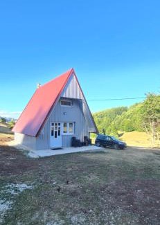 Pluzine House | Cottage by the brook
