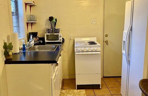 Amarillo House | Cottage by the College.