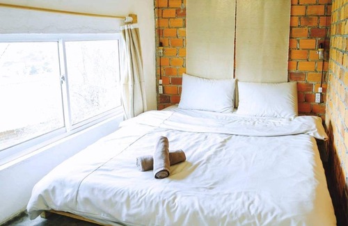 Da Lat Cottage | Cottage by the hill.