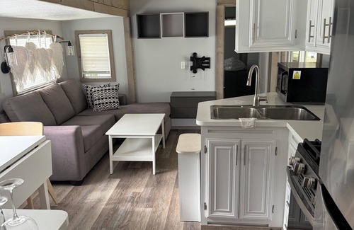 Swansea Point Cottage | Cottage by the Lake