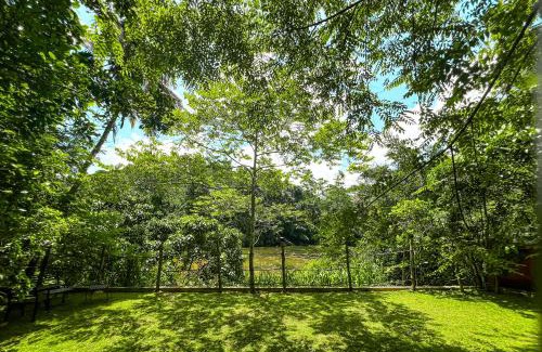 Thalawatugoda Villa | Cottage by the Lake