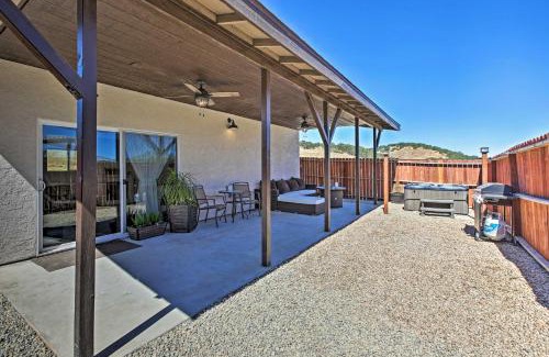 Bradley Apartment | Cottage by the Lakes with Patio by Lake Nacimiento