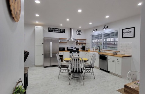 Casey Cottage | Cottage By The Park Home of The Big Things