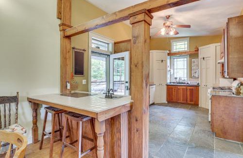 Paris House | Cottage By the Pond Serene Northeast Ohio Retreat