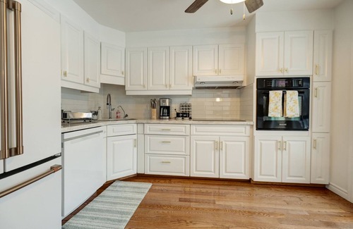Wasaga Beach House | Cottage By The River