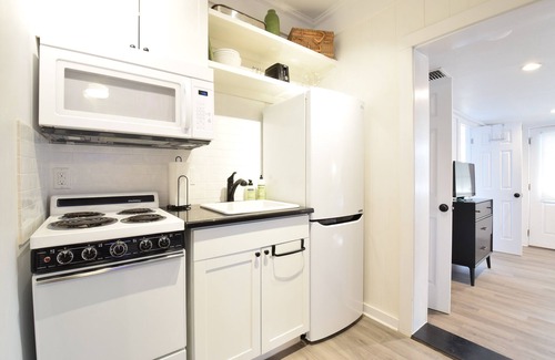 Kerrville Apartment | Cottage by the River ~ Sunset Suite