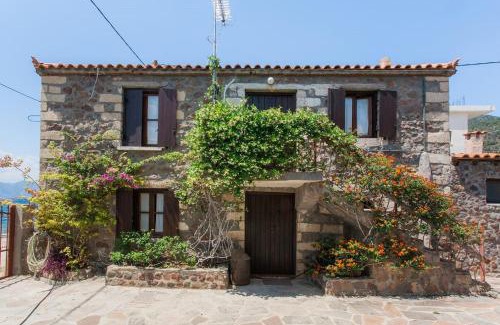 Spileo House | Cottage by the Sea in Vathy Methana