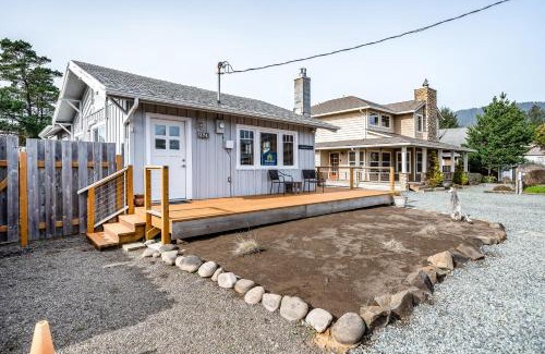 Manzanita House | Cottage by the Sea (MCA #1213)
