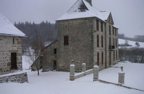 Saint-Yrieix-la-Montagne Cottage | Cottage couple + children on 43 hectare estate with a fish pond of 3 ha