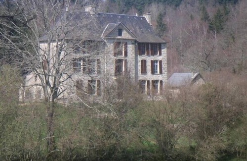 Saint-Yrieix-la-Montagne Cottage | Cottage couple + children on 43 hectare estate with a fish pond of 3 ha