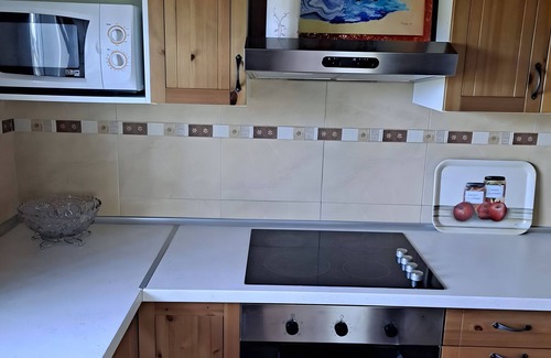 El Montmell Cottage | Cottage 'Ca La Calma' with Sea View, Wi-Fi and Air Conditioning