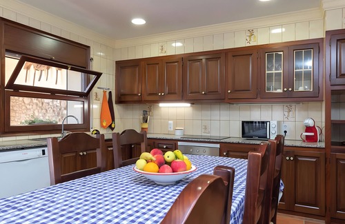 Vilamacolum Cottage | Cottage 'Can Centena' with Private Pool, Wi-Fi and Air Conditioning