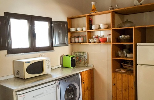 Aldeia de Brescos Cottage | Cottage 'Casas Da Lagoa - T2 Norte' with Private Garden, Balcony and Wi-Fi