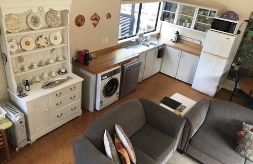 Cooks Beach Cottage | Cottage Charming, Private and Family Friendly 50m to beach!