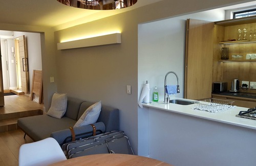Plumstead Ski Chalet | Cottage Chenin, full kitchen, fast wifi, 40 "smart TV, climate, wood burning stove