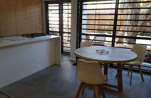 Plumstead Ski Chalet | Cottage Chenin, full kitchen, fast wifi, 40 "smart TV, climate, wood burning stove