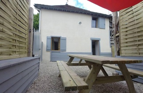 Dienville Cottage | Cottage close to Port-Dienville, in the heart of the village, by the river