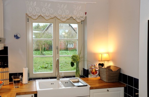 Muritz House | Cottage close to the water with a view over the field