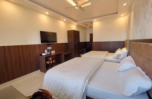 Almora Bed & Breakfast | Cottage Club Inn