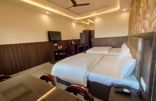 Almora Bed & Breakfast | Cottage Club Inn