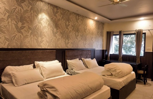 Almora Bed & Breakfast | Cottage Club Inn