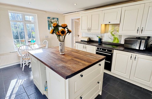 Ravensden Apartment | Cottage. Comfy, luxury, Rural.