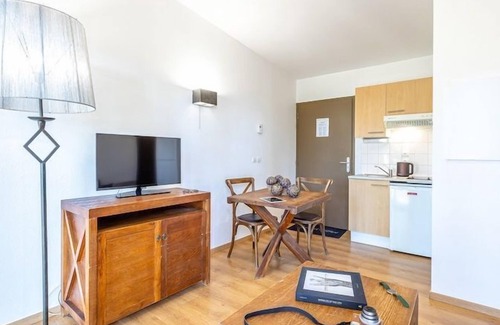 Eppe-Sauvage Apartment | Cottage cosy | Cuisine privée et terrasse!