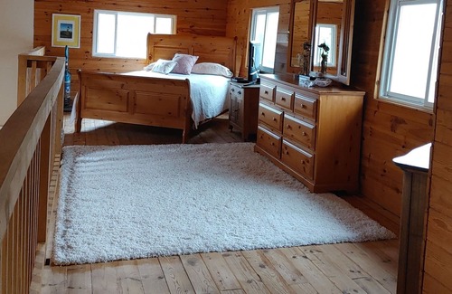 Hastings Highlands House | Cottage country, close to beautiful beaches