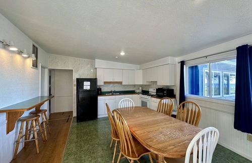 Northeastern Michigan Cottage | Cottage Cove · Lake Huron Beach Cottage No. 10