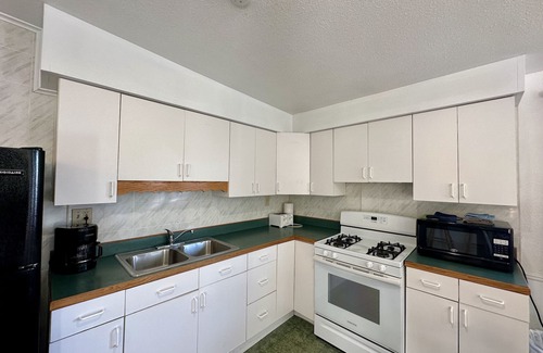 Northeastern Michigan Cottage | Cottage Cove · Lake Huron Beach Cottage No. 10
