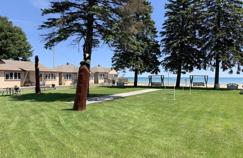 Oscoda Cottage | Cottage Cove · Lake Huron Beach Cottage No. 3