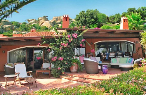 Punta Sardegna Villa | COTTAGE DOLCEVITA by KlabHouse -4BR w/Panoramic Hot Tube- shared pool